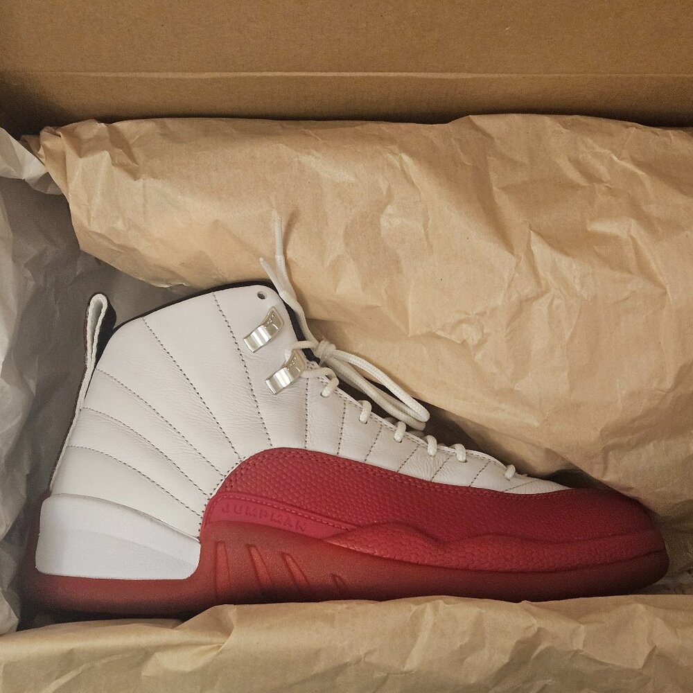 Nike Air Jordan Retro 12 Cherry 2023 CT8013116 Size 8 Men's